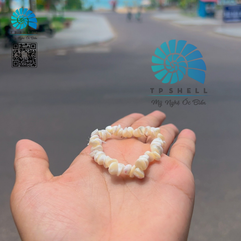 TP Shell cung cấp vòng tay vỏ ốc biển được làm từ các chất liệu tự nhiên chất lượng cao